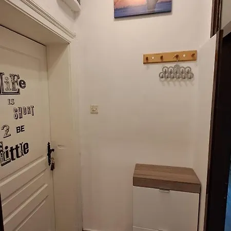 Apartment Red Blue With Private Parking And Gray Blue *