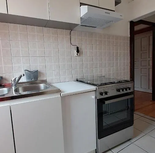 Red Blue With Private Parking And Gray Blue Lejlighed Pula