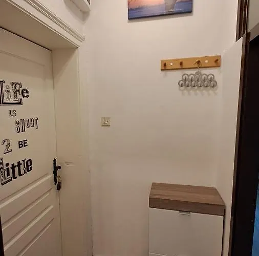 Апартаменты Red Blue With Private Parking And Gray Blue *