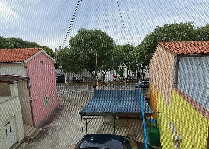 Red Blue With Private Parking And Gray Blue