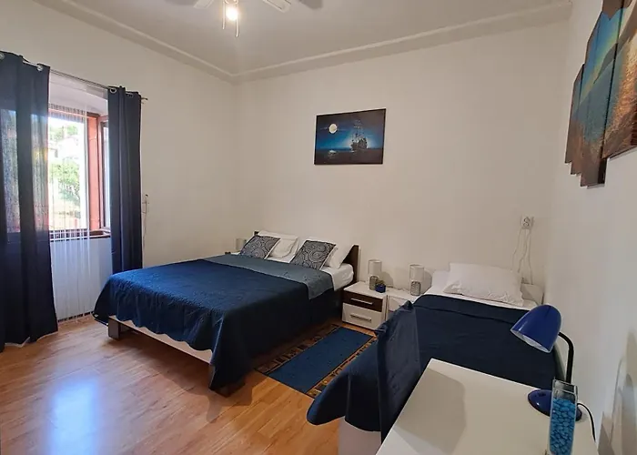 Red Blue With Private Parking And Gray Blue Апартаменты