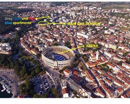 Appartement Red Blue And Gray Blue Apartment With Private Parking Pula