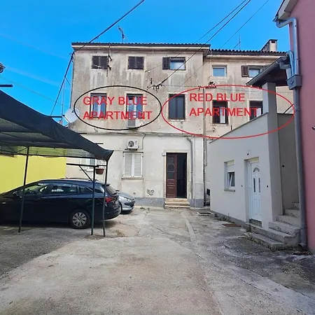 Apartment Red Blue With Private Parking And Gray Blue Pula